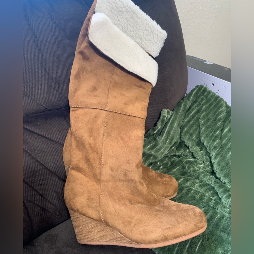 Brown wedge tall boots. Size 6. New
